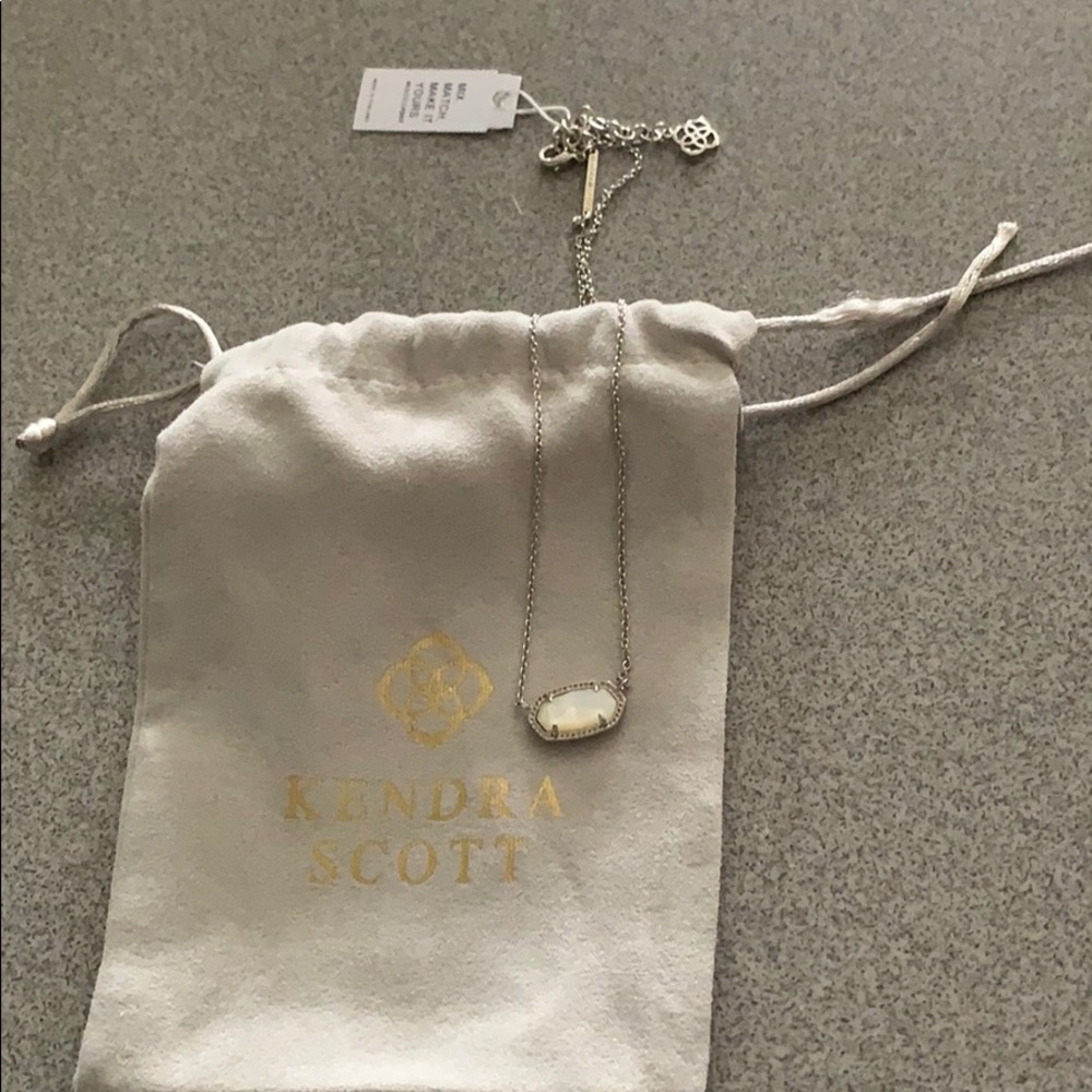 Kendra Scott NWT necklace